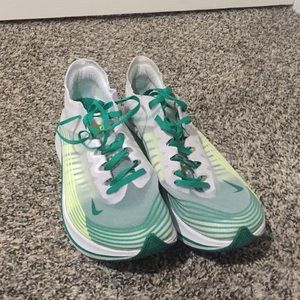 Nike Zoom Fly SP Size 8.5 Mens